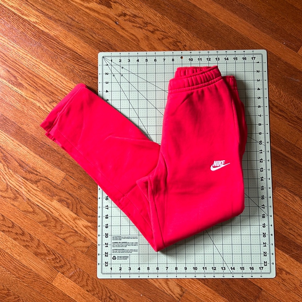 Nike sweatpants/joggers-NWOT
